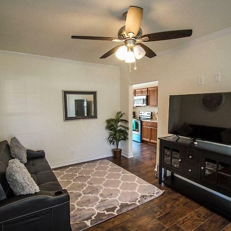 Hays St Cozy Remodeled 2Br/2Ba House Sleeps 8 Lägenhet San Antonio Exteriör bild