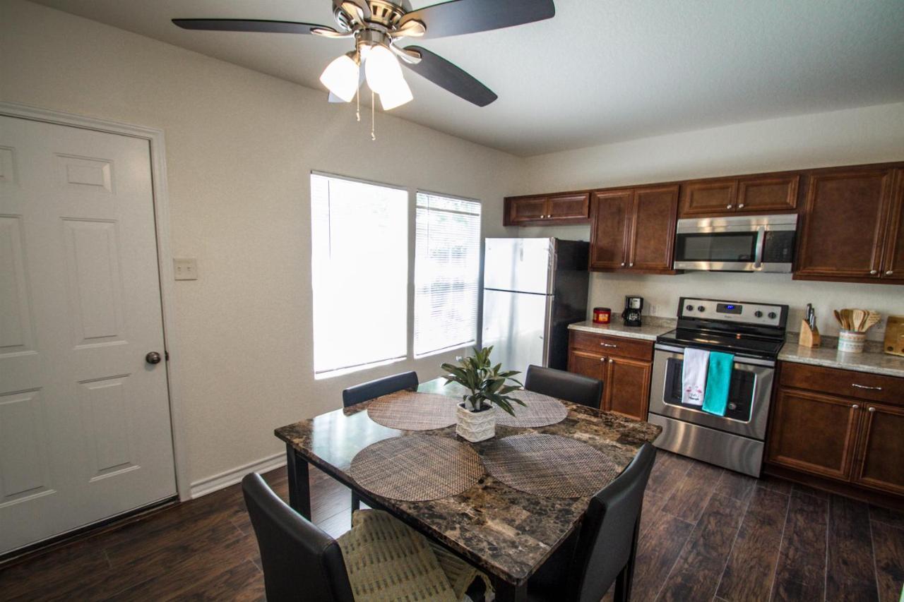 Hays St Cozy Remodeled 2Br/2Ba House Sleeps 8 Lägenhet San Antonio Exteriör bild
