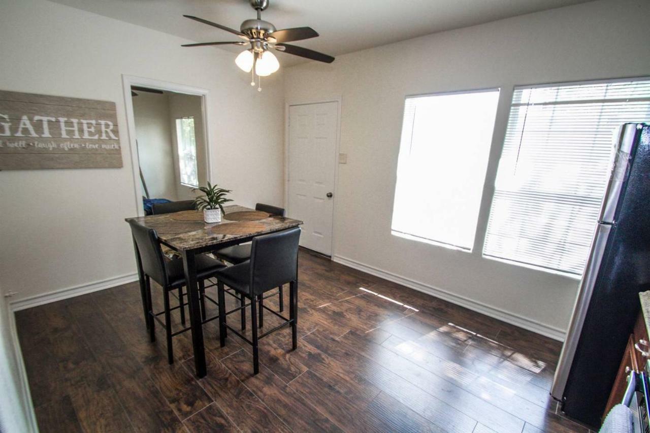 Hays St Cozy Remodeled 2Br/2Ba House Sleeps 8 Lägenhet San Antonio Exteriör bild